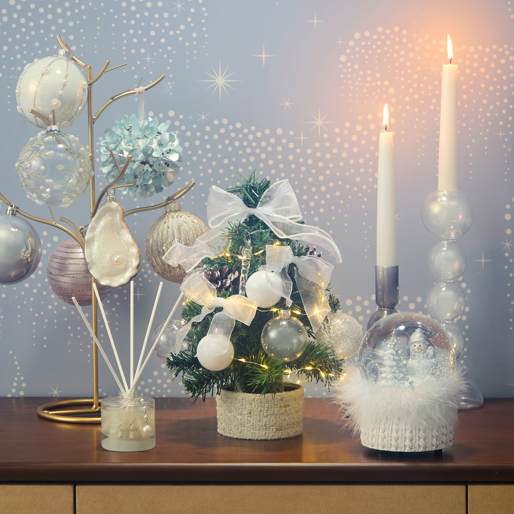 【本館5F/フランフラン】省スペースで飾れる大人気のデスクトップツリー