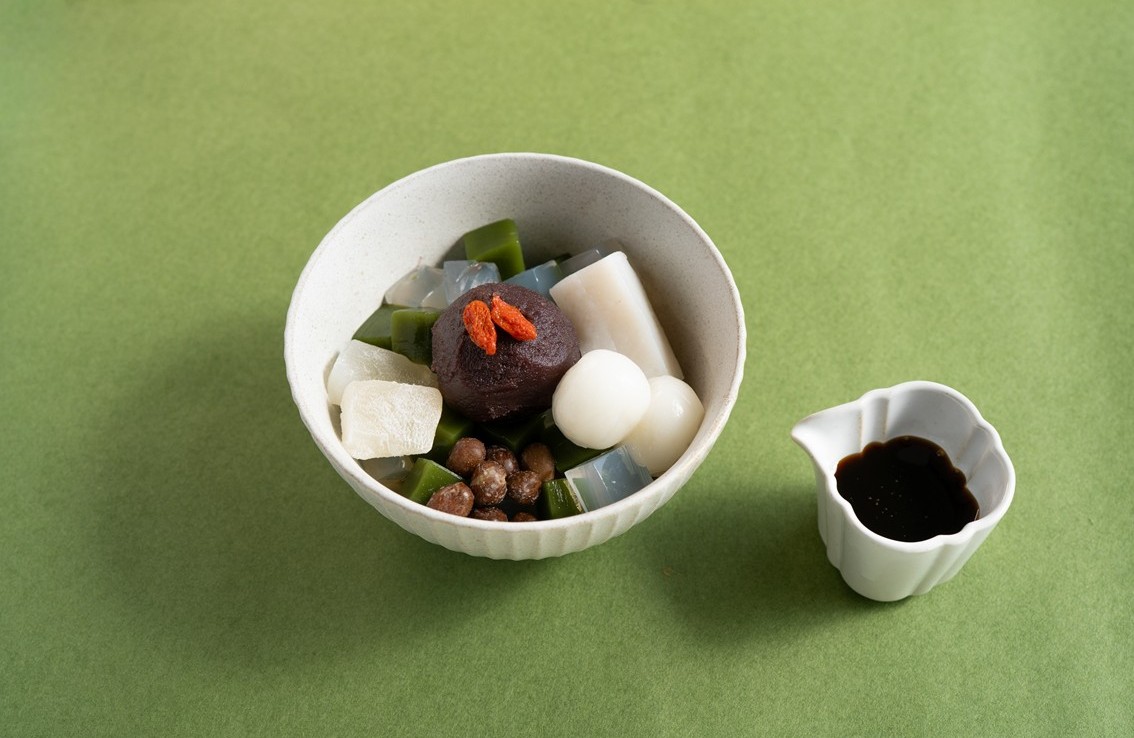 【エキナカ/船橋屋】~季節限定商品～『抹茶白玉あんみつ』