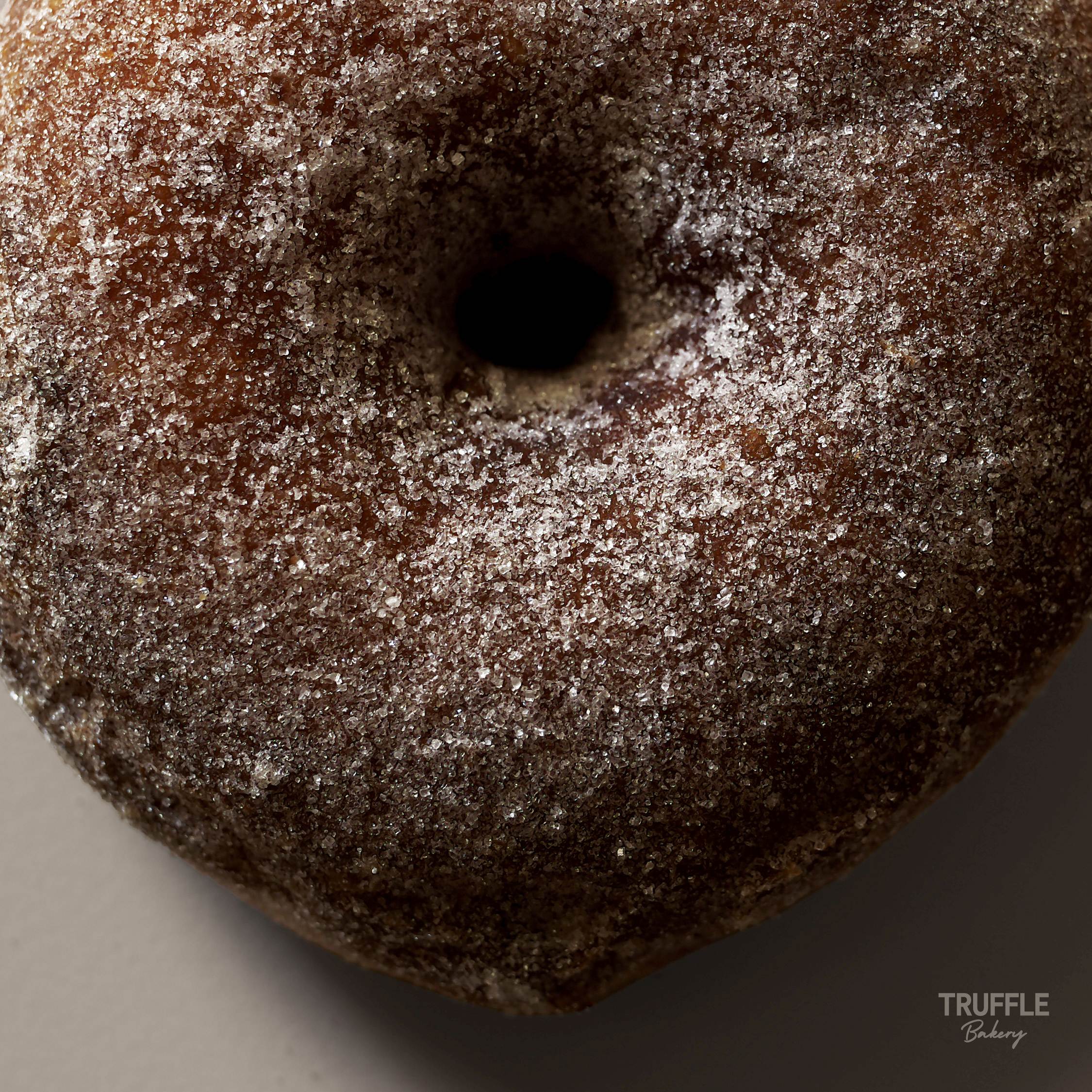 【ストリート1/TruffleBAKERY】口に入れた瞬間シュワっととろける生しゅわ食感 お口でほどける「くちどけ」は新感覚です！真夏に美味しい生ドーナツ！